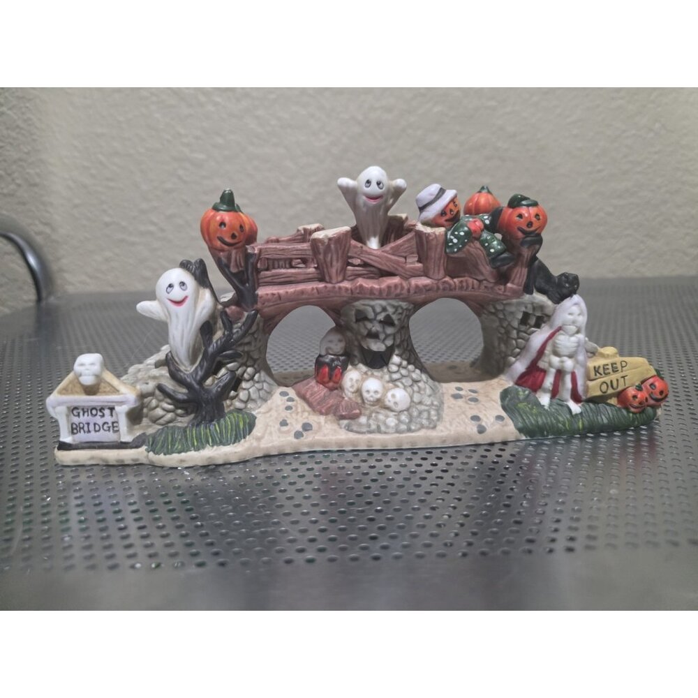 VTG SPOOKY HOLLOW ACCESSORY~ HALLOWEEN HAUNTED BRIDGE Porcelain Figurine Decor